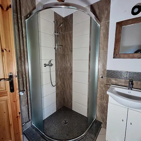 Drevenica U Kovacov Nižná Boca