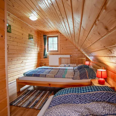 Drevenica U Kovacov * Nižná Boca